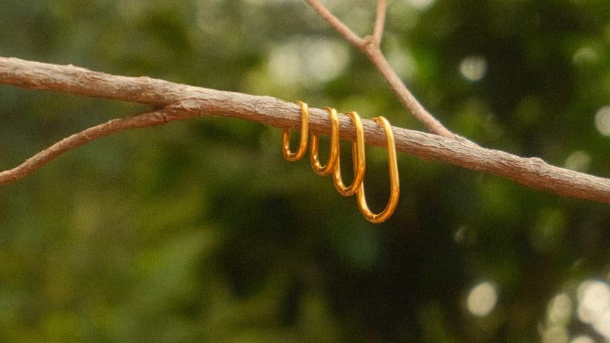 U shaped gold hoops