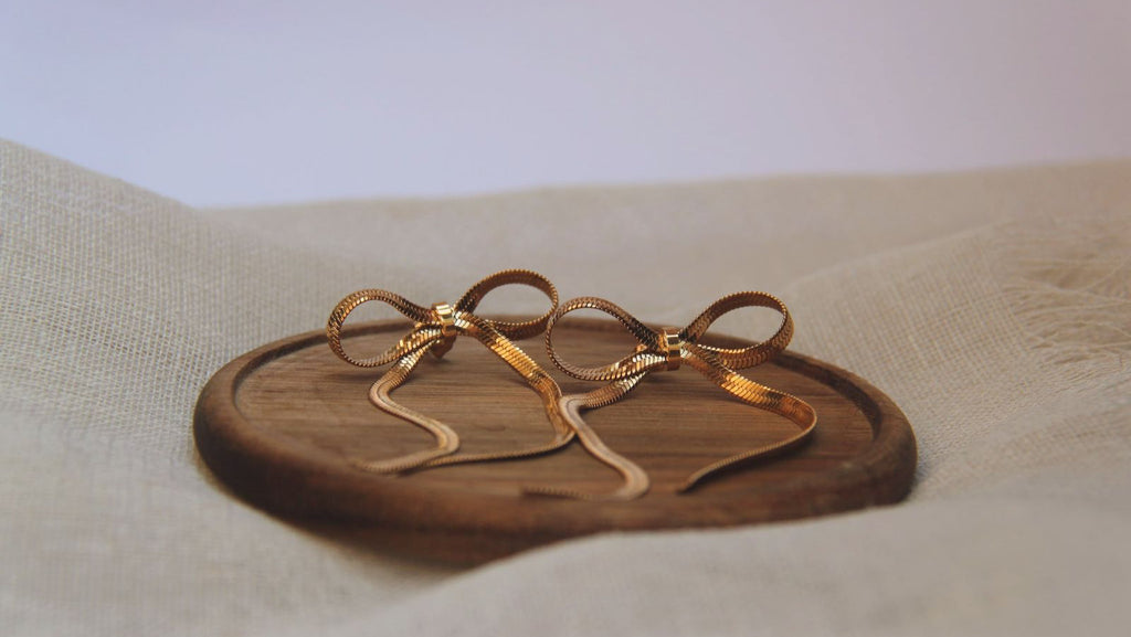 Bow earrings