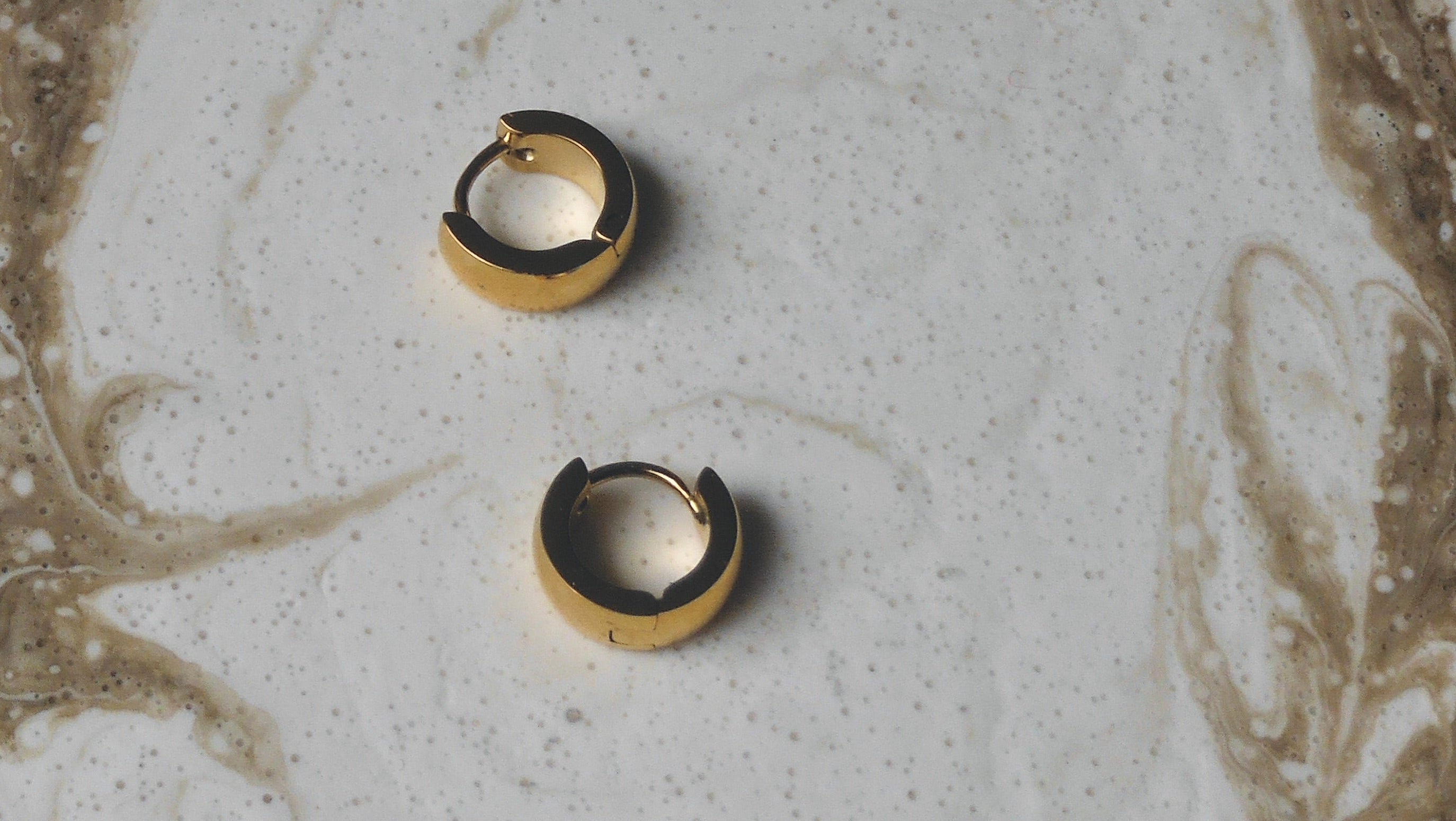 Vintage wide huggies