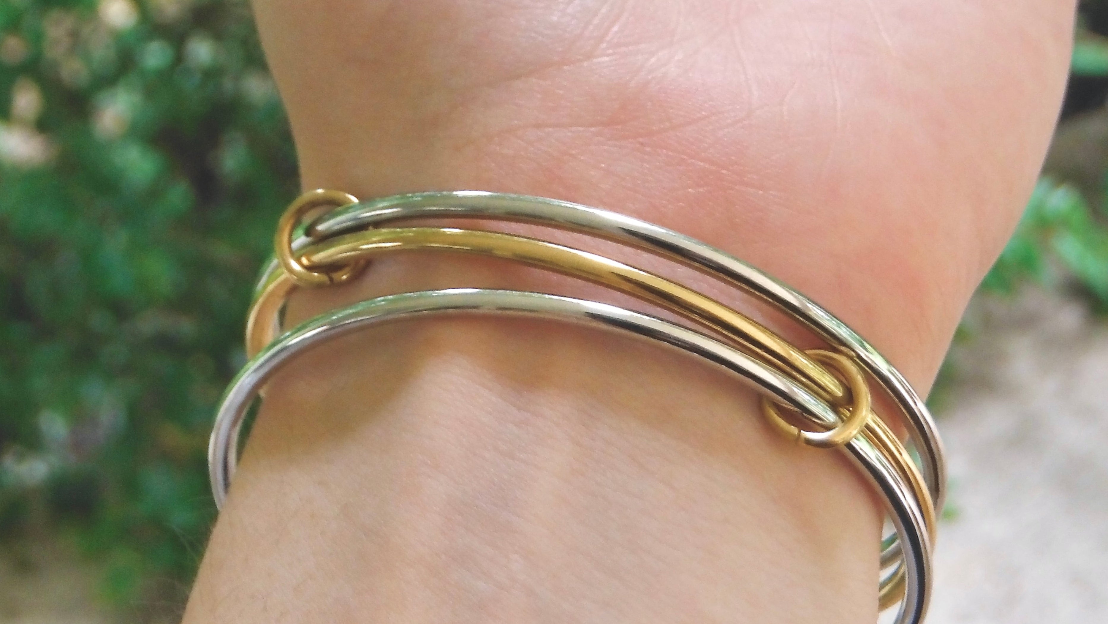 Three layer linked mixed metal bangle