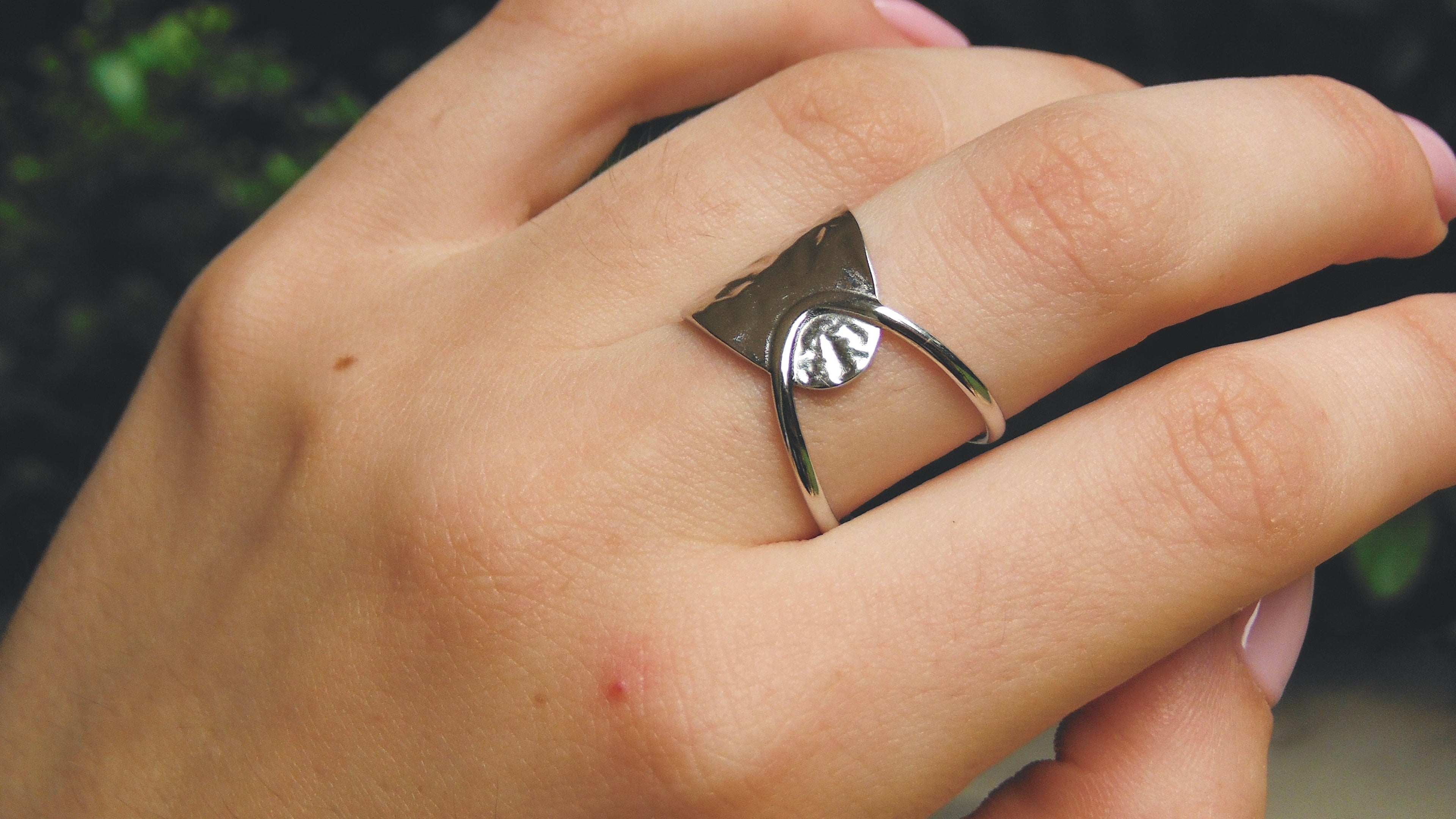 Half filled linked ring