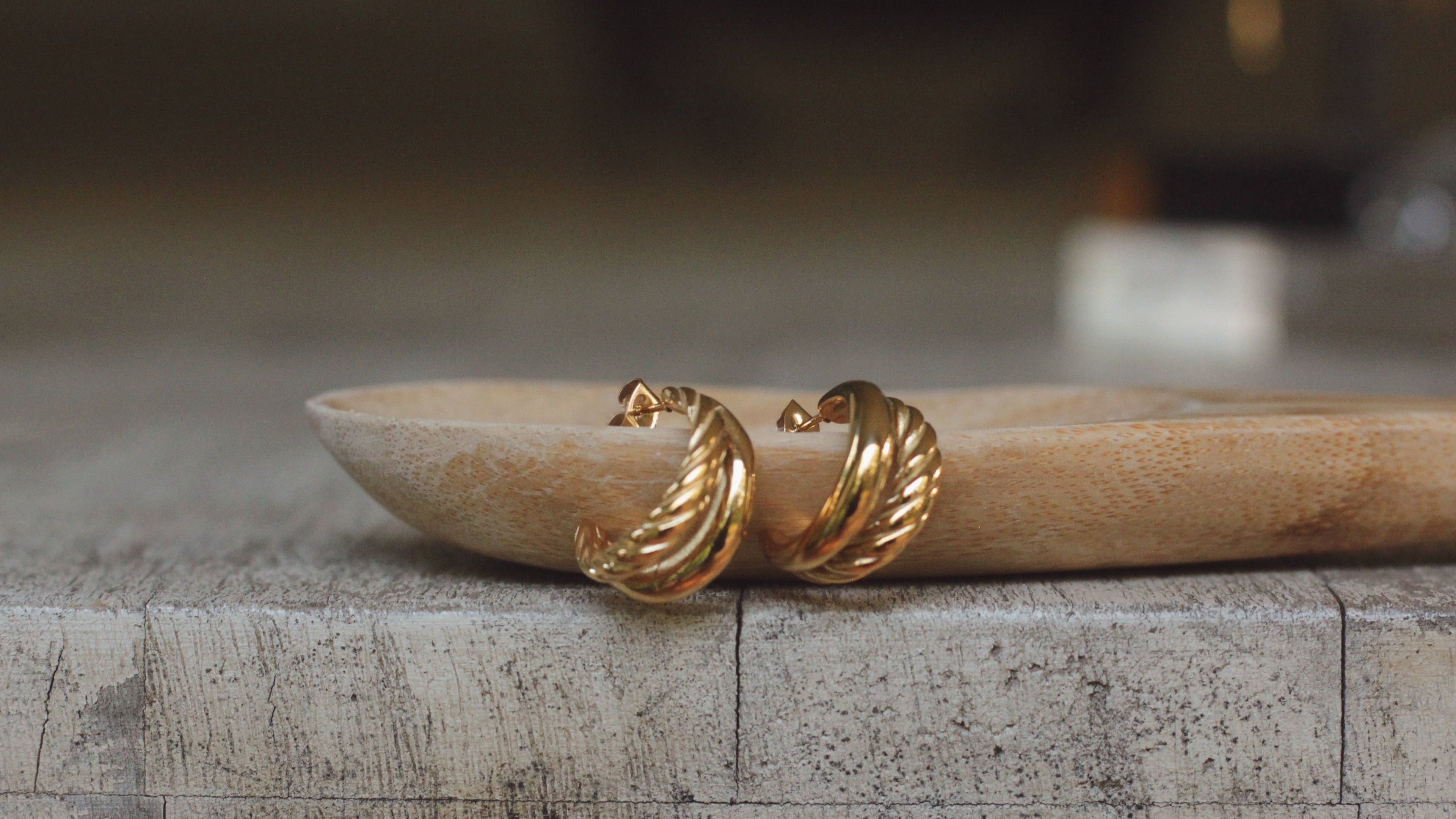 Double Layer Twisted Hoops