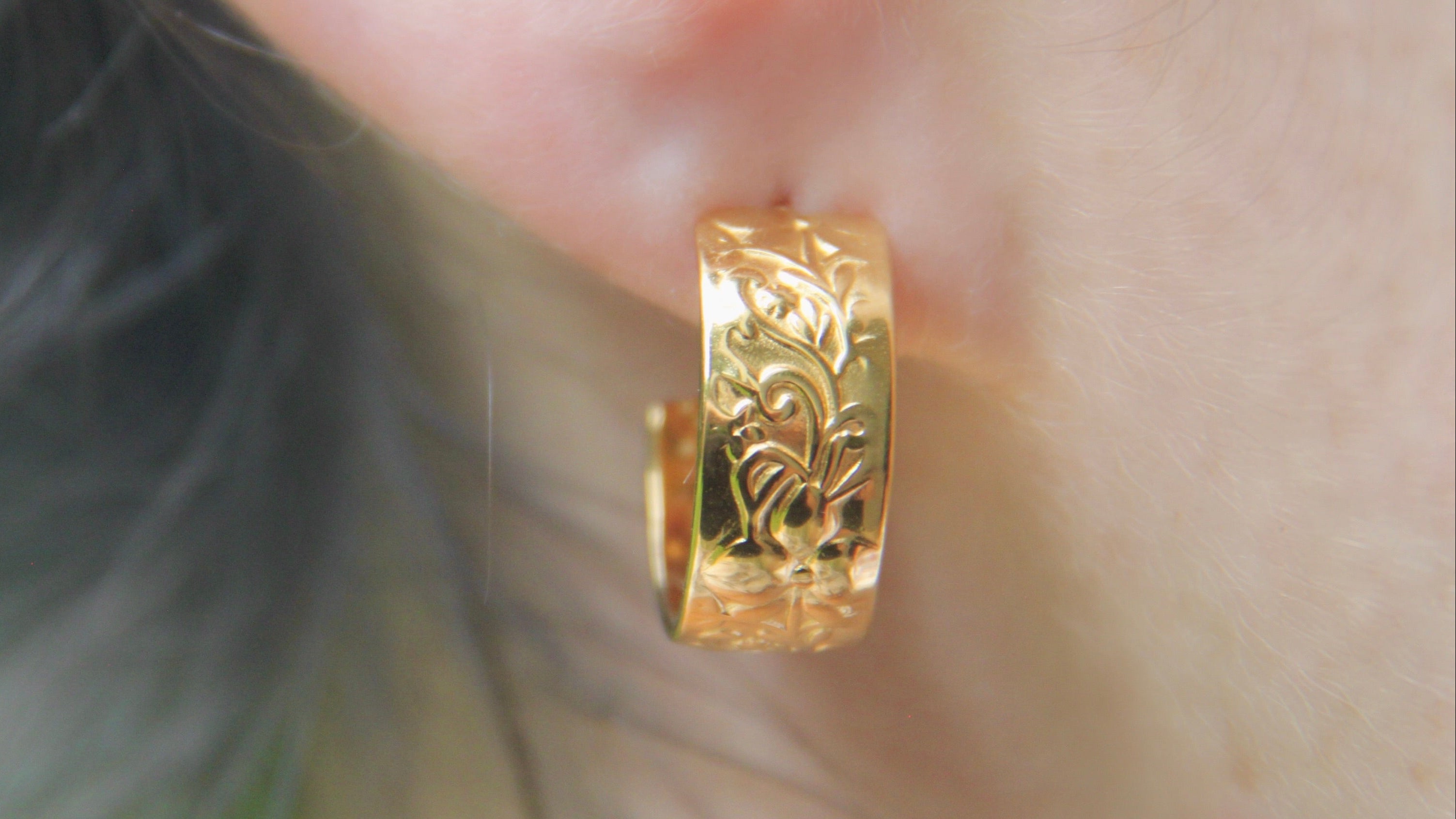 Detailed engraved hoops