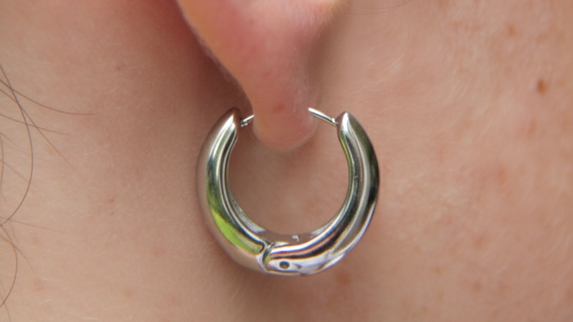 Chunky statement v hoop