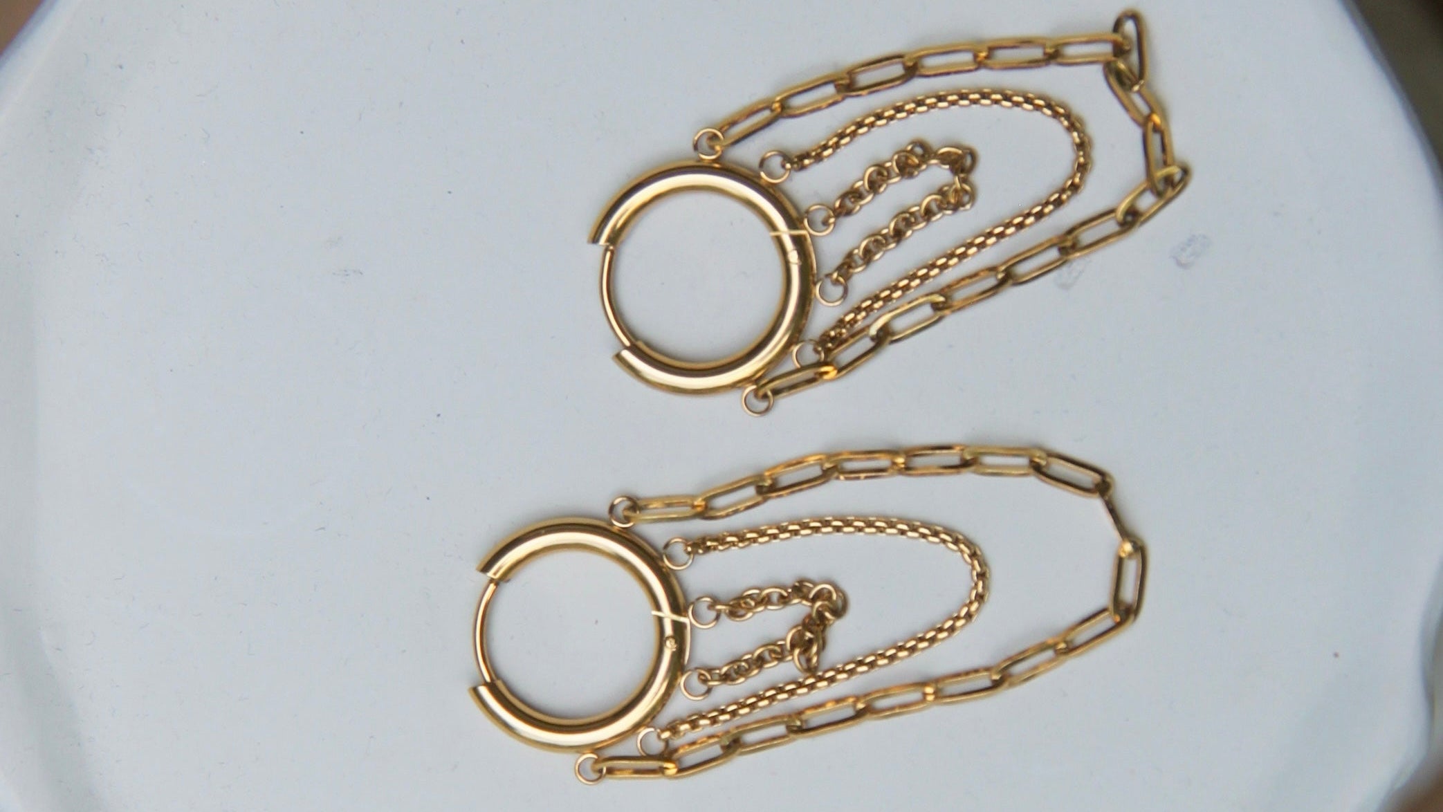 Multi length chain hoop