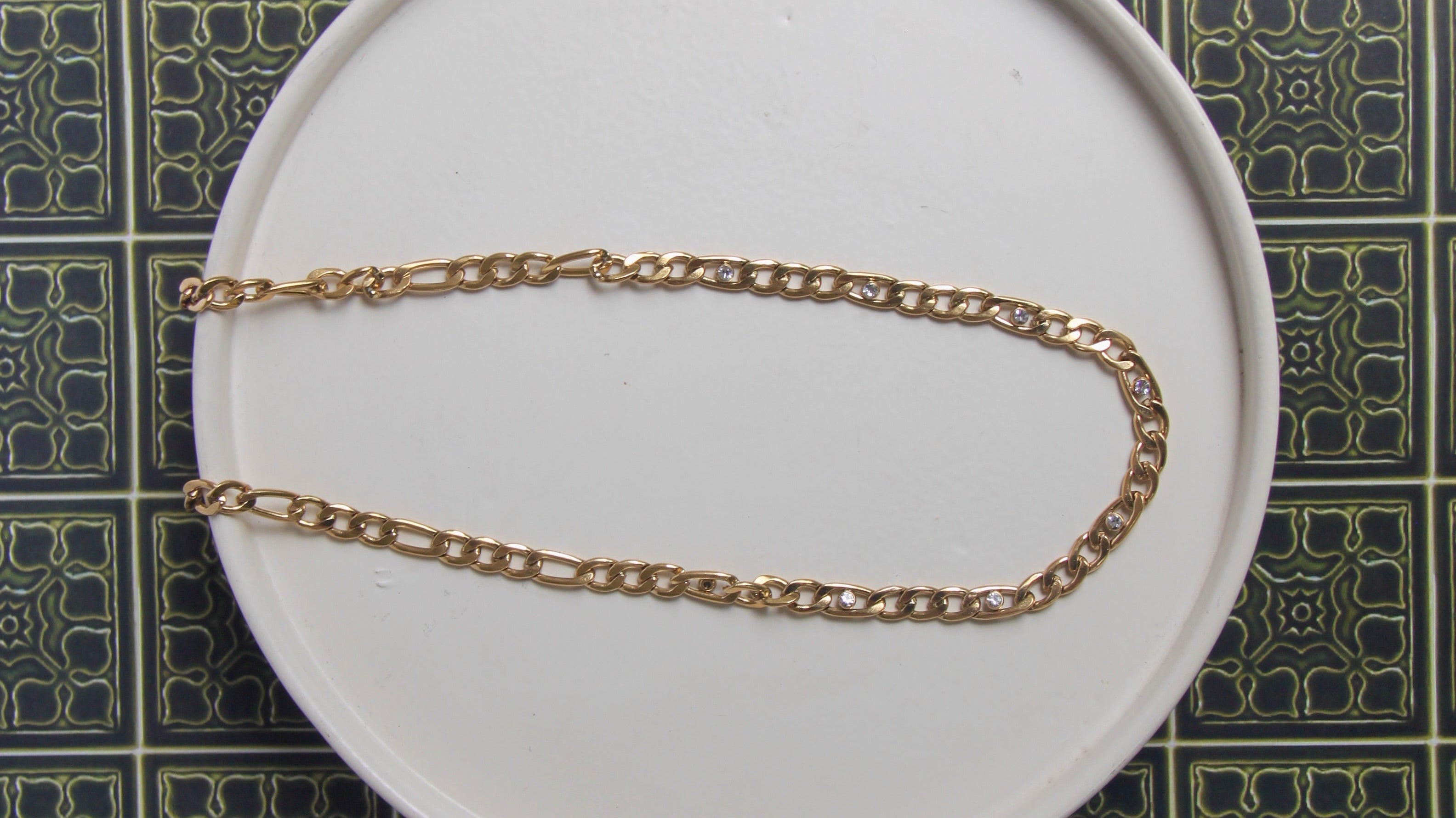 Cuban chain with diamond details necklace
