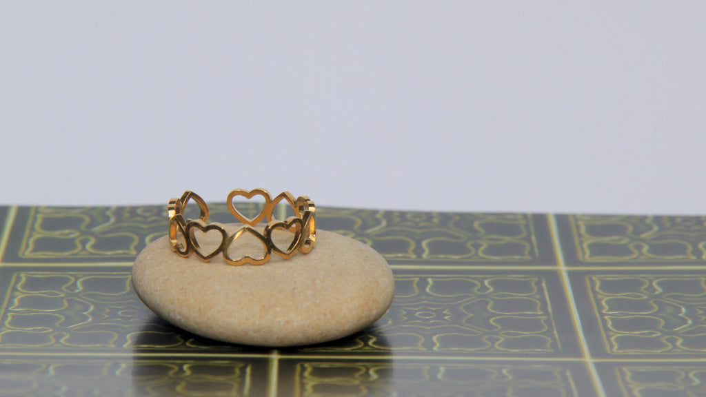 Heart stencil ring