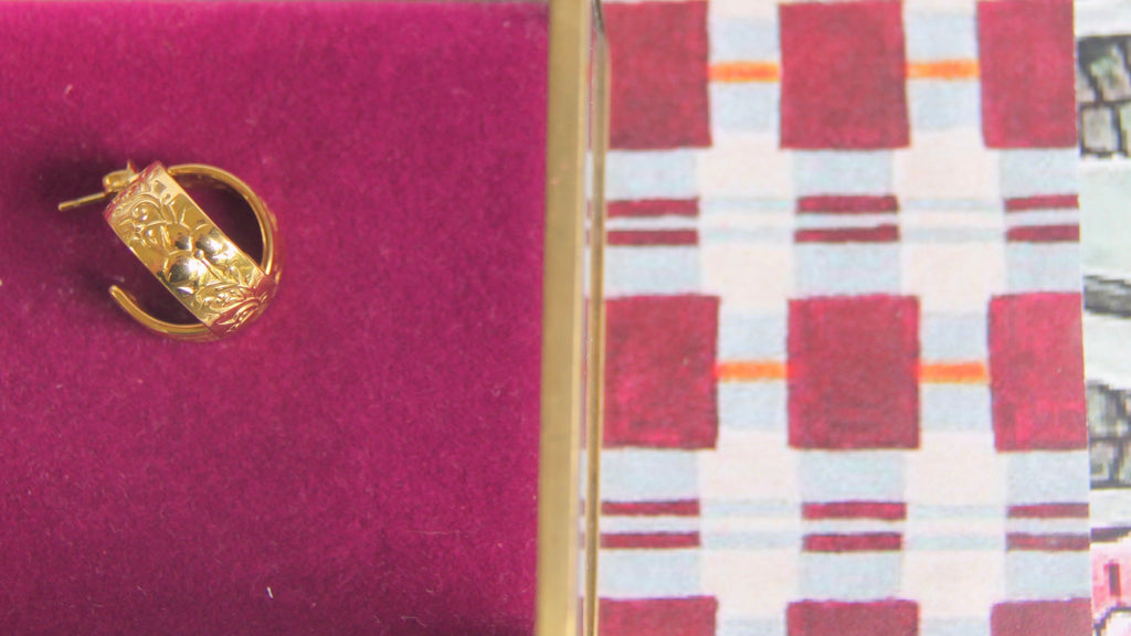 Detailed engraved hoops