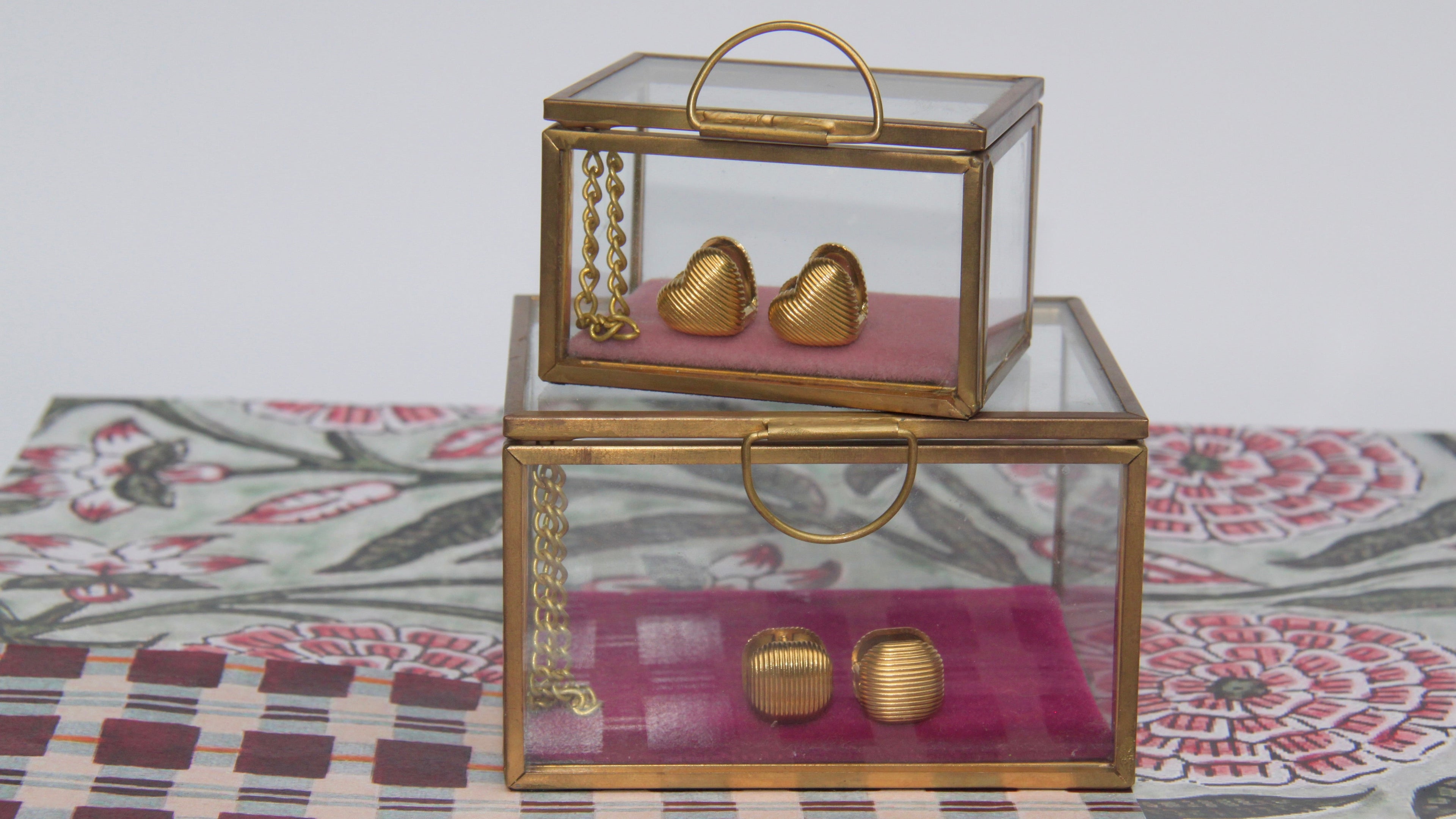 Ribbed clip earrings