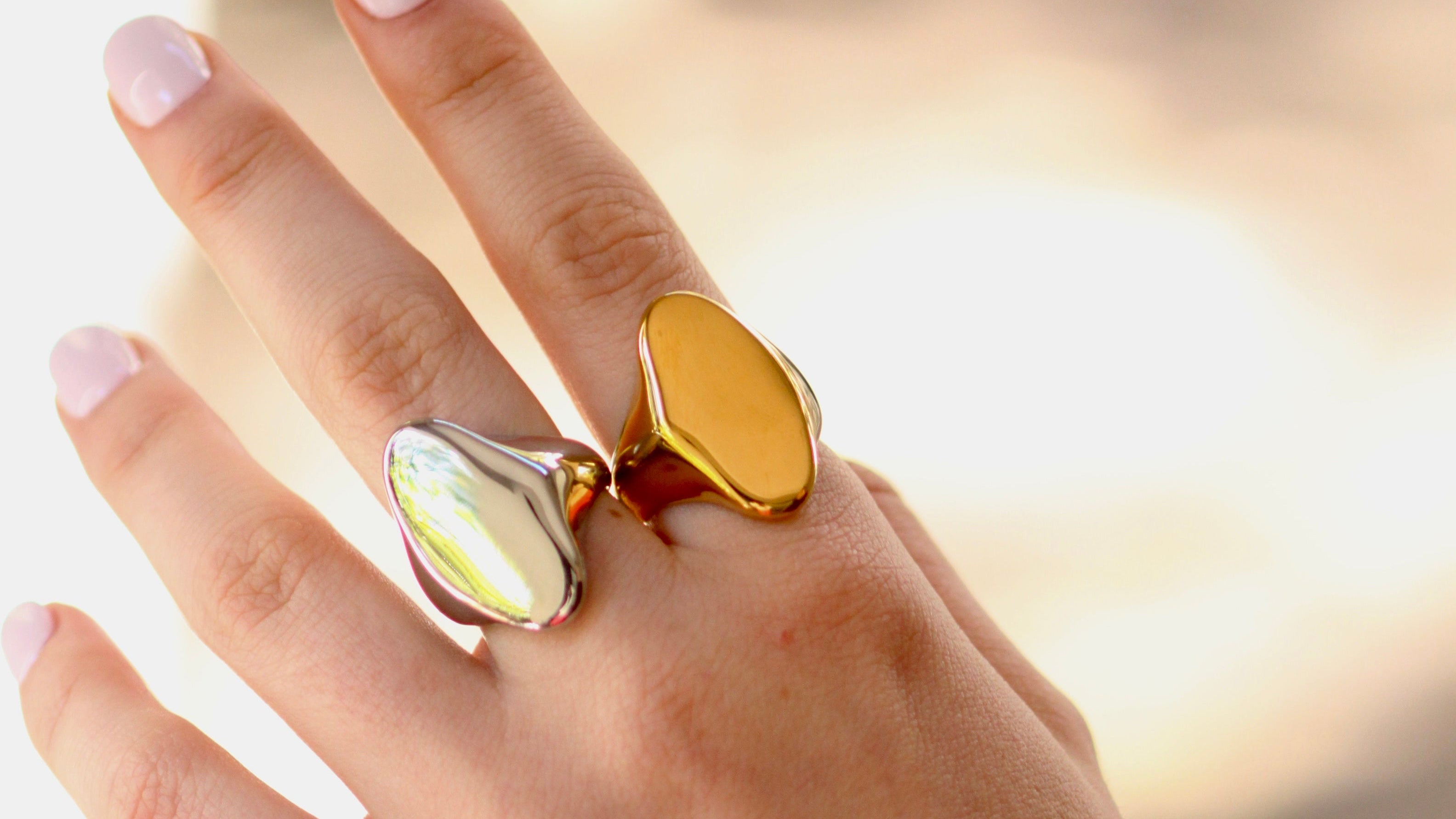 Teardrop glossy coin ring