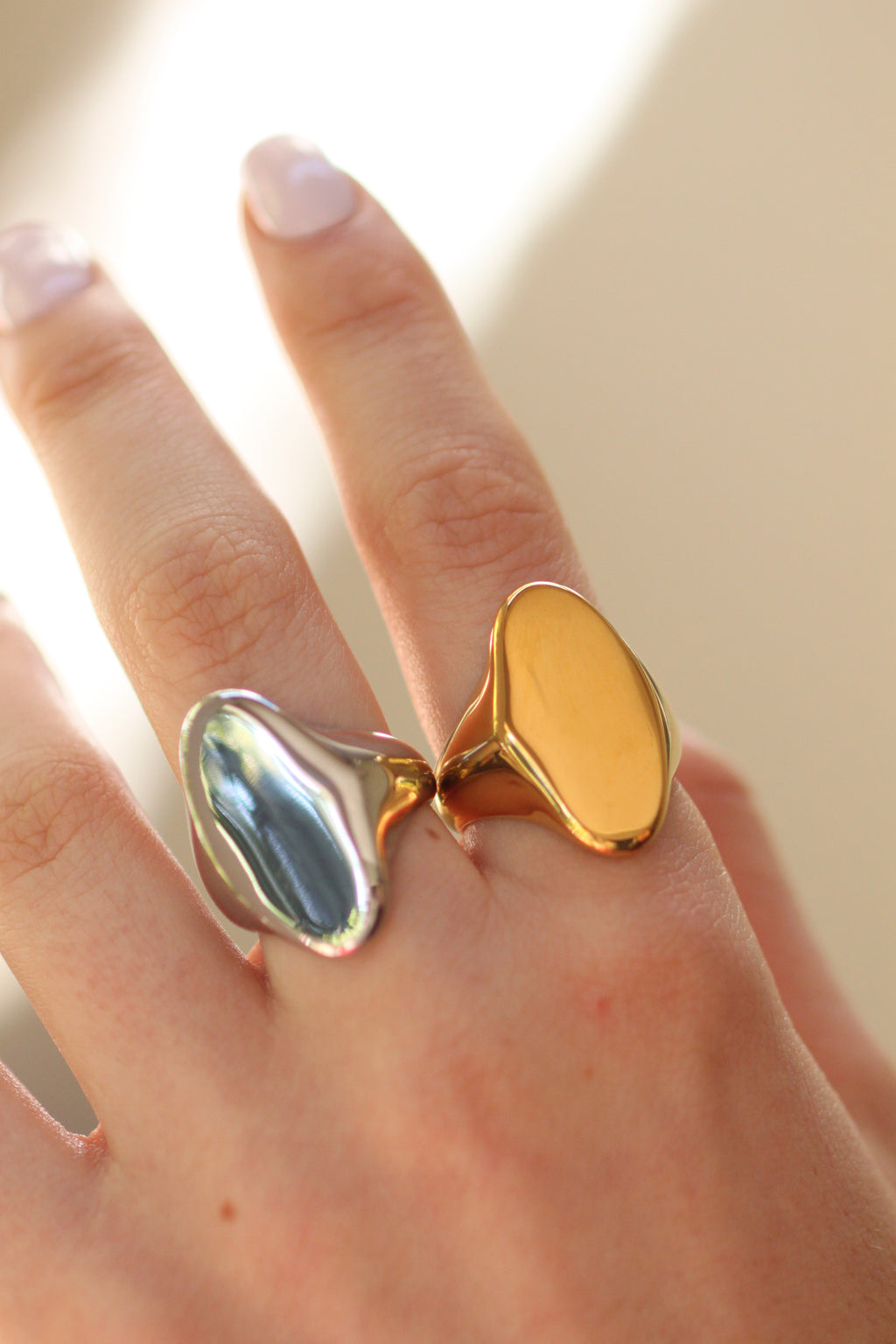 Teardrop glossy coin ring