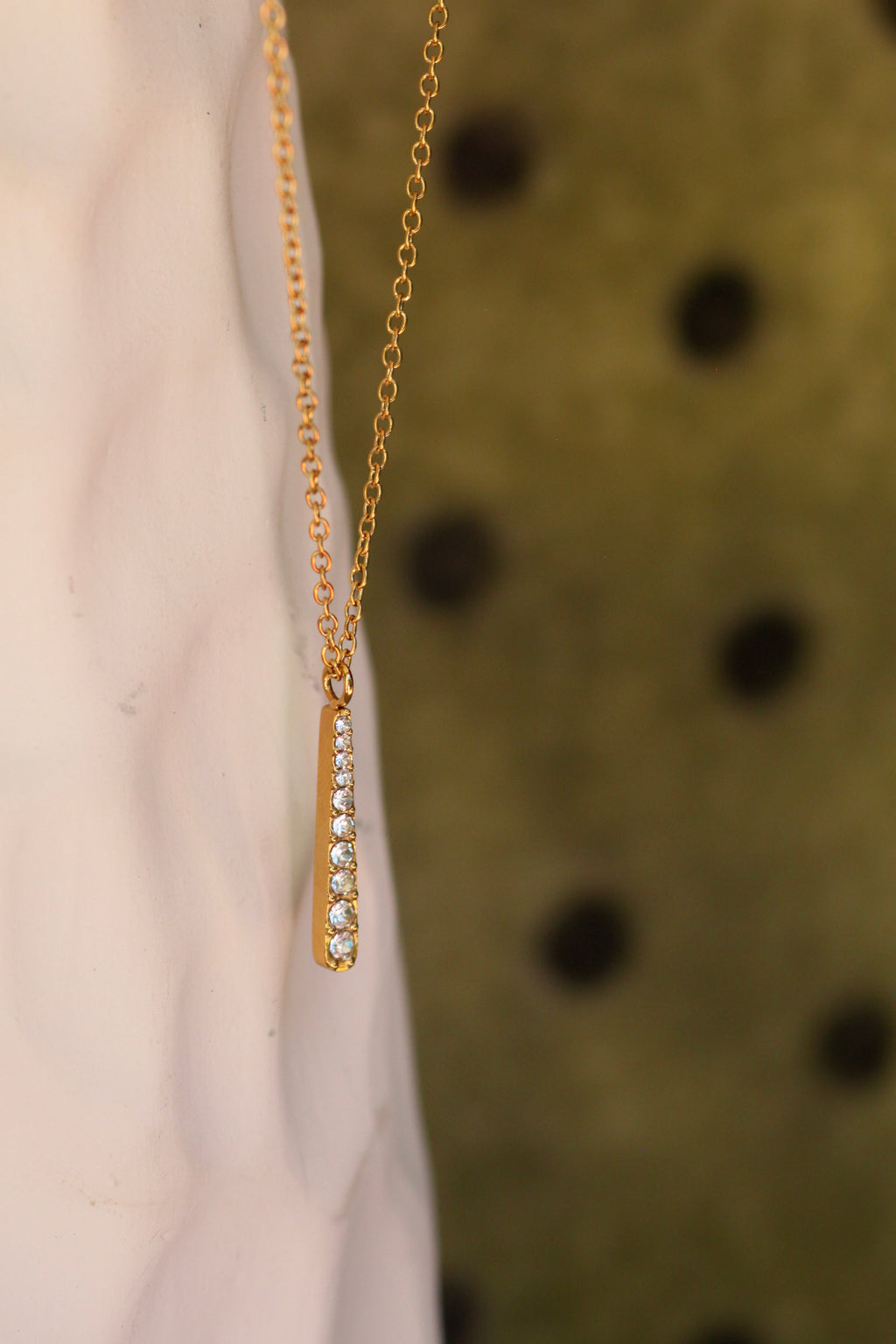 Long pendant diamond necklace