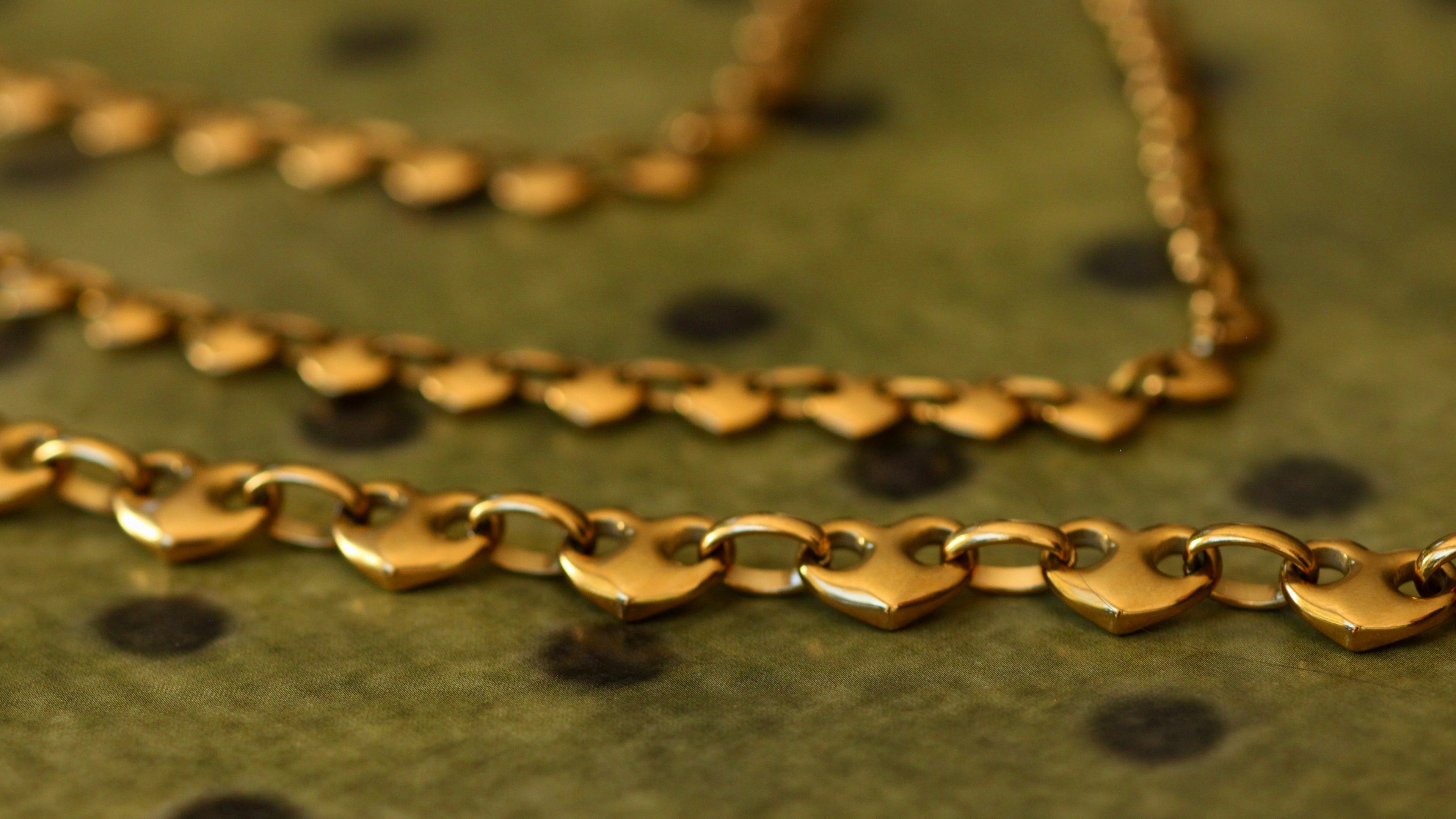 Chunky heart linked necklaces