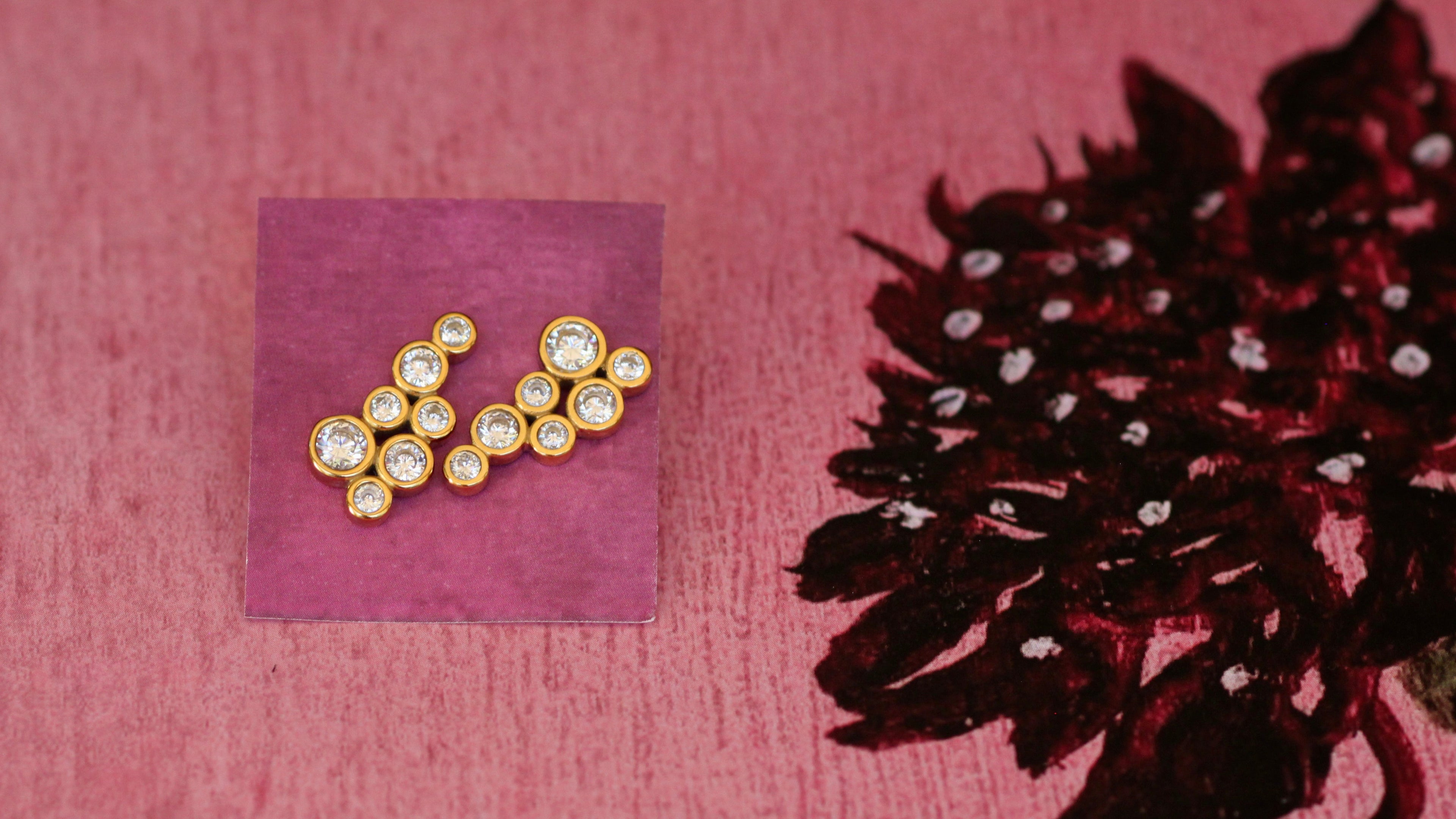 Round cluster diamond earrings