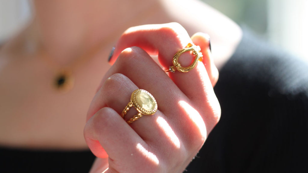 Vintage style mirror ring