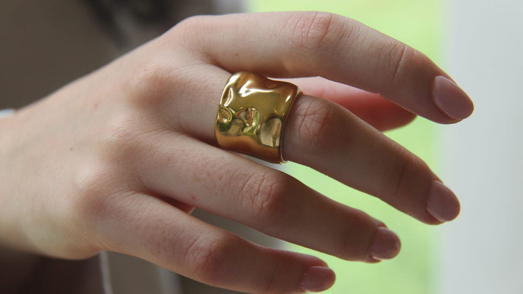 Hammered ring