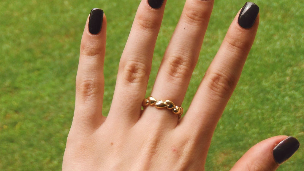 Side hearts ring