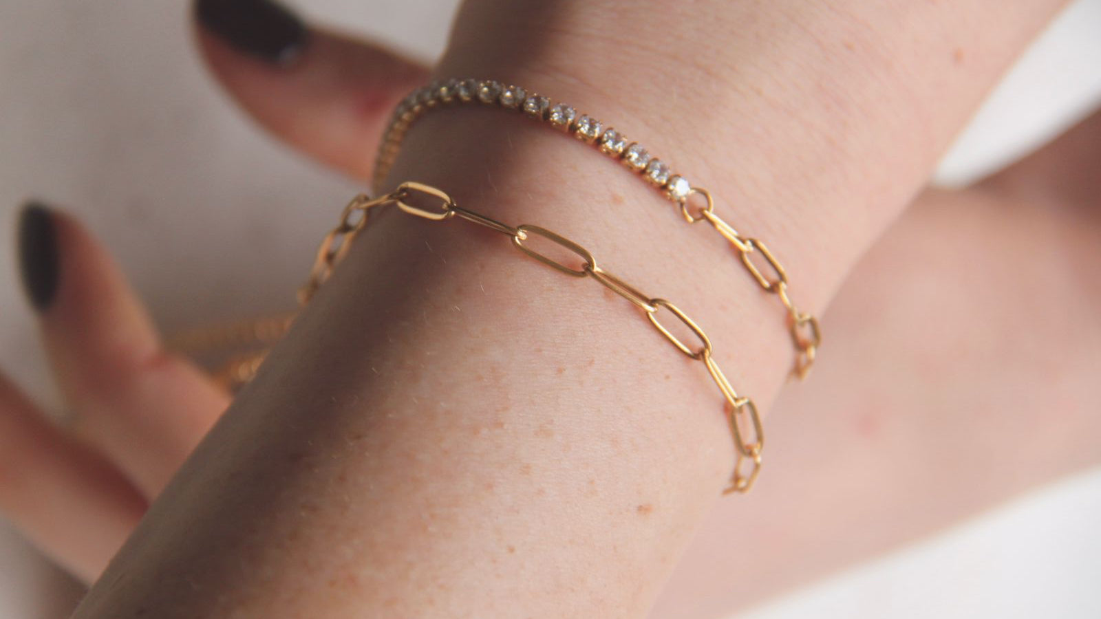 Paperclip-type bracelets
