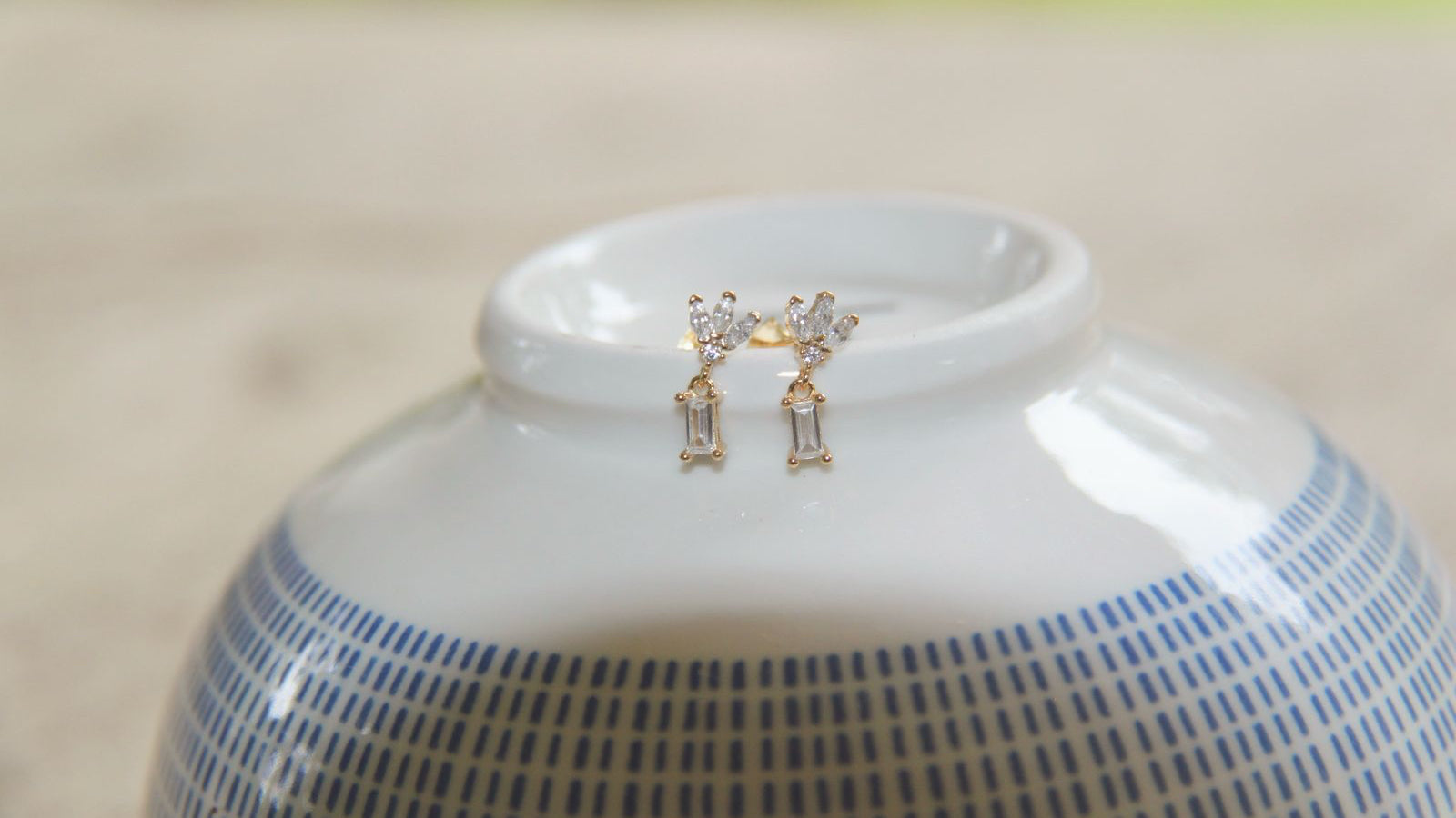 Crown and rectangle diamond studs