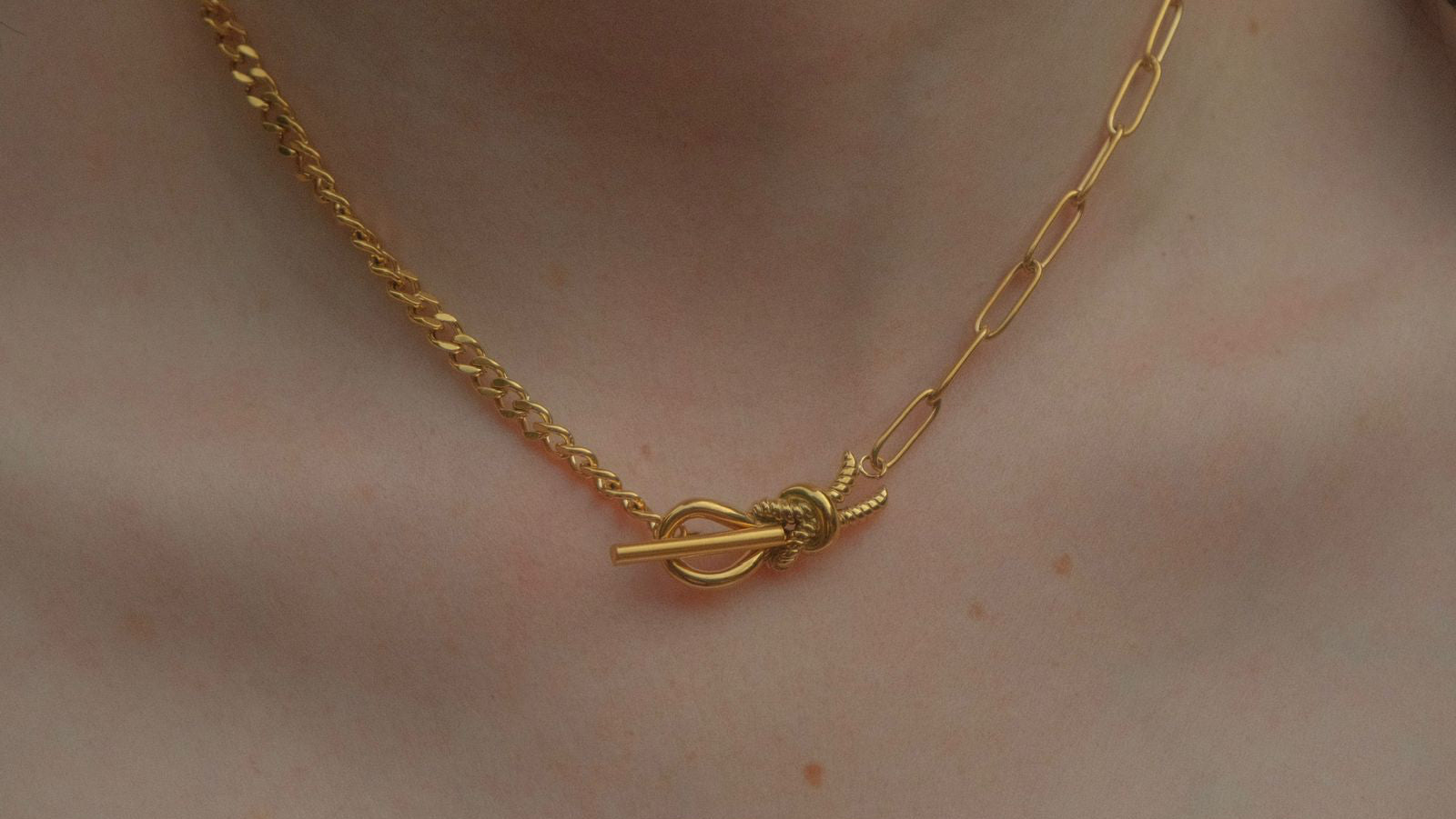 Love knot buckle necklace