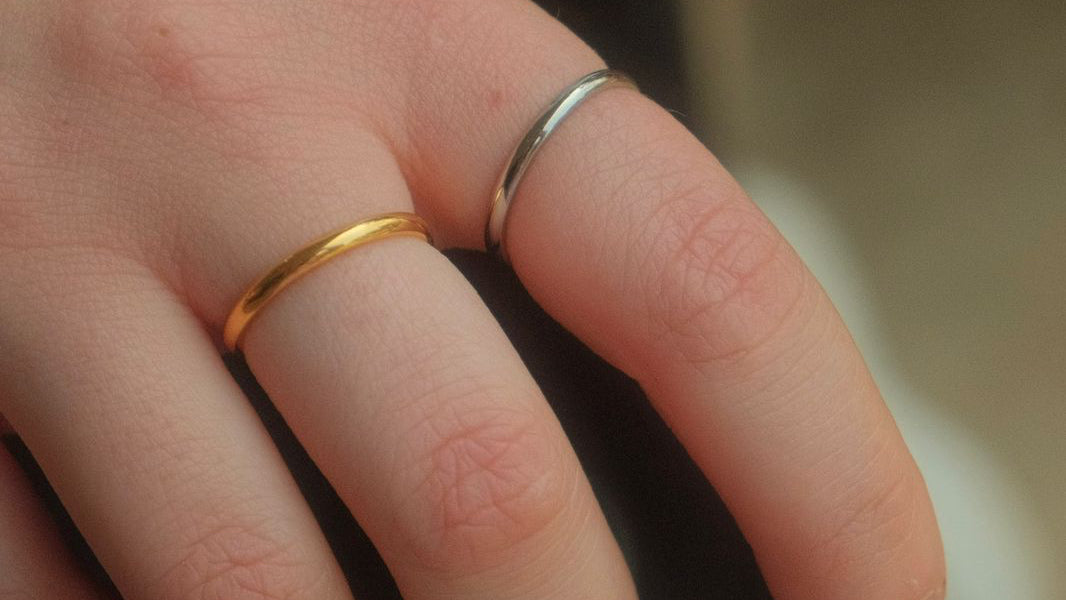 Simple band stacking rings