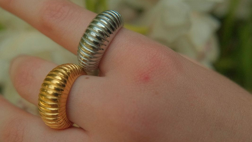 Chunky croissant ring