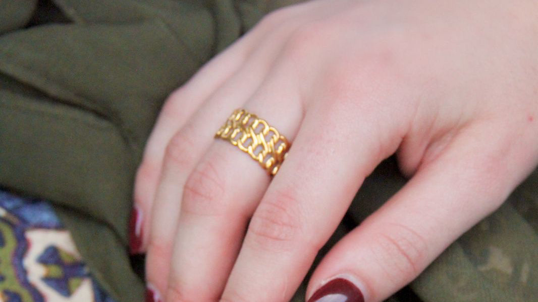 Double layer chain link ring adjustable