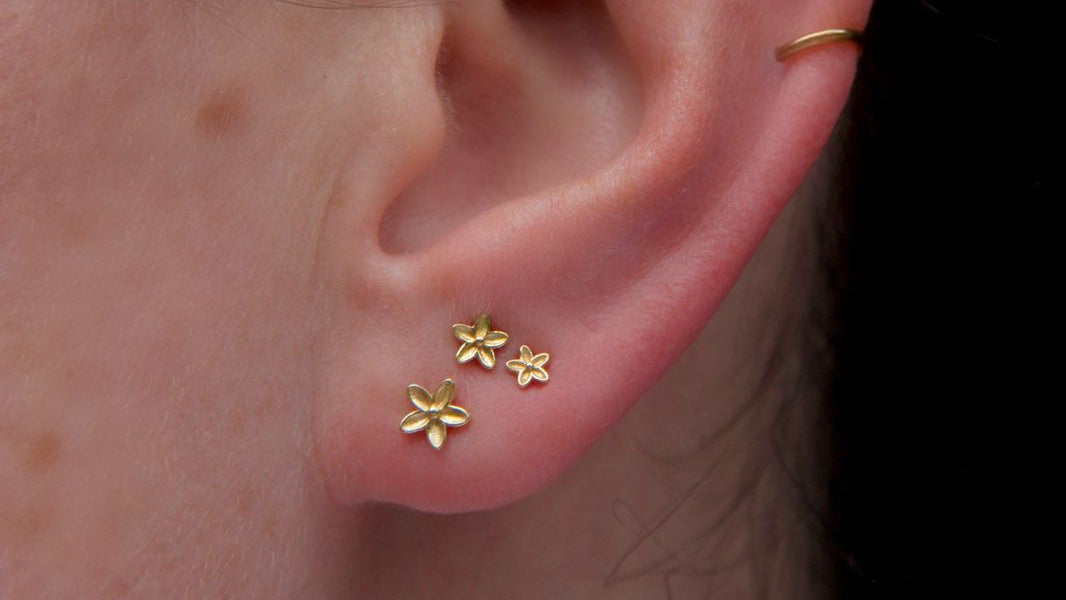 Three piece tiny flower set