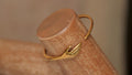 Hugging hand cuff