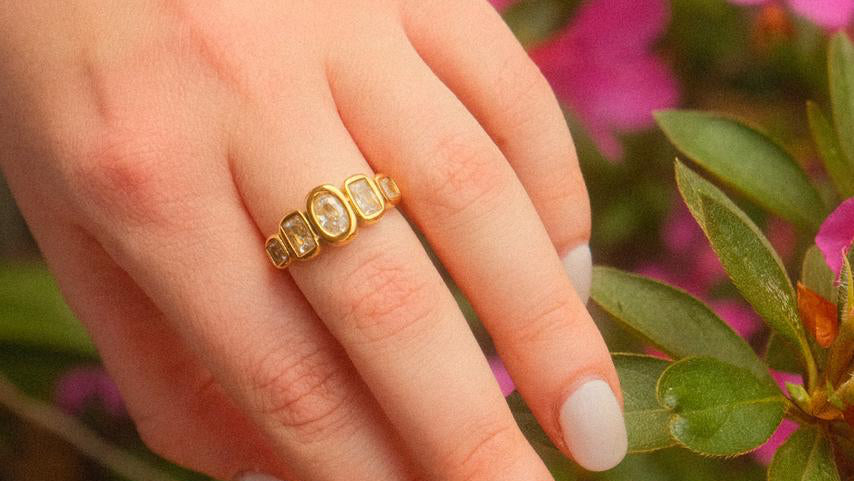 Square diamonds ring