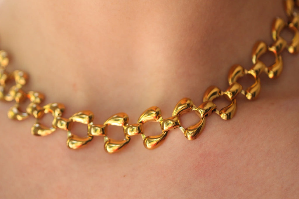 Chunky hollow-out chain necklace