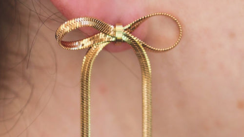 Bow earrings